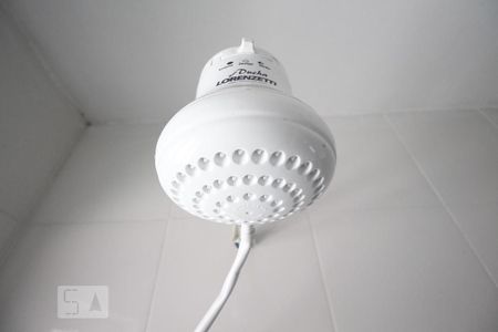 Casa à venda com 250m², 3 quartos e 2 vagas Casa à venda com 250m², 3 quartos e 2 vagasEdícula - Banheiro