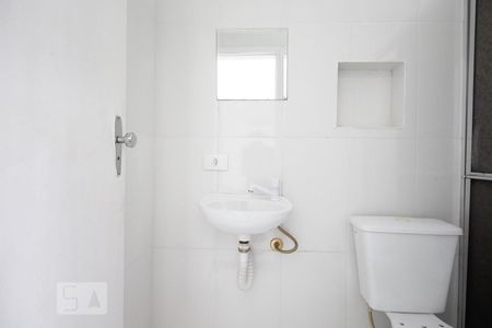 Casa à venda com 250m², 3 quartos e 2 vagas Casa à venda com 250m², 3 quartos e 2 vagasEdícula - Banheiro