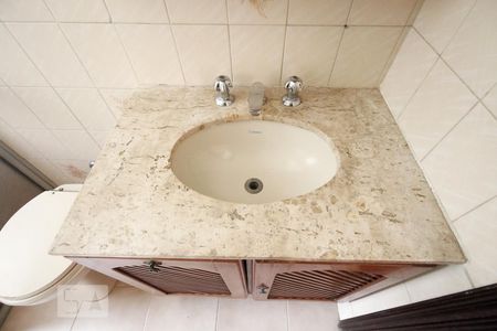 Casa à venda com 250m², 3 quartos e 2 vagas Casa à venda com 250m², 3 quartos e 2 vagasBanheiro