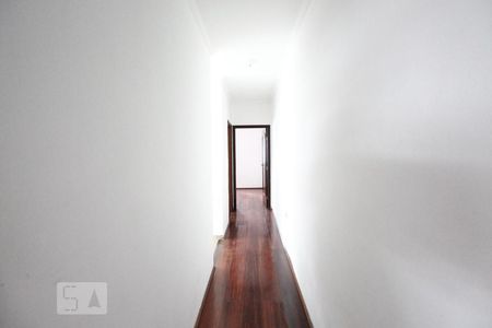 Casa à venda com 250m², 3 quartos e 2 vagas Casa à venda com 250m², 3 quartos e 2 vagasCorredor