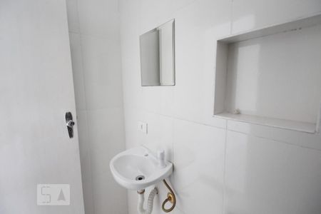 Casa à venda com 250m², 3 quartos e 2 vagas Casa à venda com 250m², 3 quartos e 2 vagasEdícula - Banheiro