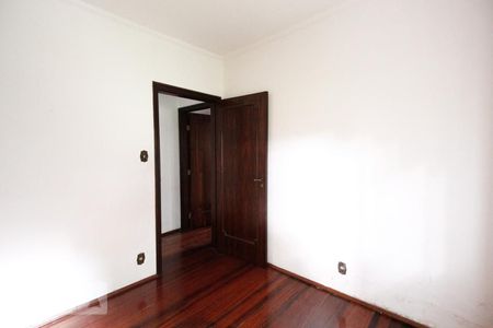 Casa à venda com 250m², 3 quartos e 2 vagas Casa à venda com 250m², 3 quartos e 2 vagasQuarto 2