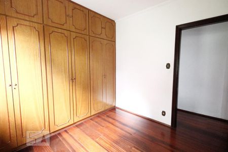 Casa à venda com 250m², 3 quartos e 2 vagas Casa à venda com 250m², 3 quartos e 2 vagasQuarto 2