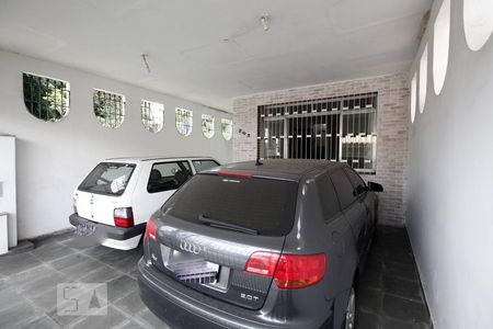 Casa à venda com 250m², 3 quartos e 2 vagas Casa à venda com 250m², 3 quartos e 2 vagasGaragem
