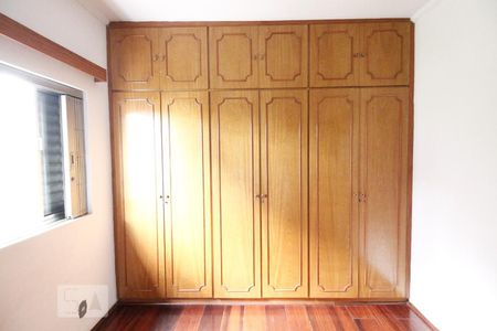 Casa à venda com 250m², 3 quartos e 2 vagas Casa à venda com 250m², 3 quartos e 2 vagasQuarto 2