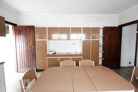 Casa à venda com 250m², 3 quartos e 2 vagas Casa à venda com 250m², 3 quartos e 2 vagasCozinha