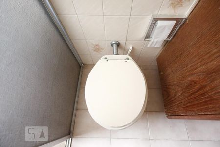 Casa à venda com 250m², 3 quartos e 2 vagas Casa à venda com 250m², 3 quartos e 2 vagasBanheiro