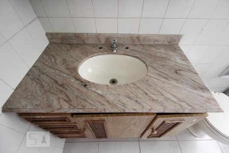 Casa à venda com 250m², 3 quartos e 2 vagas Casa à venda com 250m², 3 quartos e 2 vagasBanheiro 2