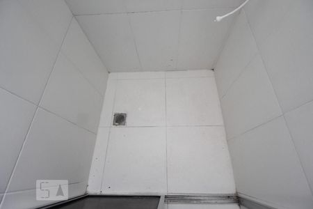 Casa à venda com 250m², 3 quartos e 2 vagas Casa à venda com 250m², 3 quartos e 2 vagasEdícula - Banheiro