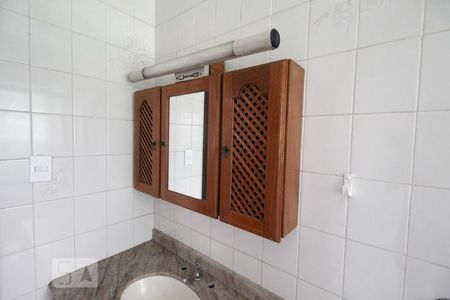 Casa à venda com 250m², 3 quartos e 2 vagas Casa à venda com 250m², 3 quartos e 2 vagasBanheiro 2