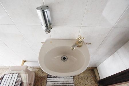 Casa à venda com 250m², 3 quartos e 2 vagas Casa à venda com 250m², 3 quartos e 2 vagasLavabo