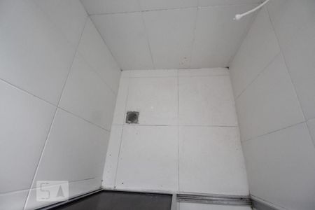 Casa à venda com 250m², 3 quartos e 2 vagas Casa à venda com 250m², 3 quartos e 2 vagasEdícula - Banheiro