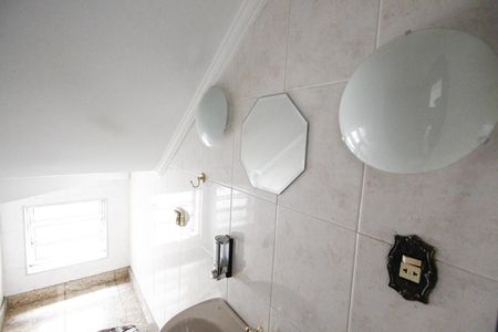 Casa à venda com 250m², 3 quartos e 2 vagas Casa à venda com 250m², 3 quartos e 2 vagasLavabo