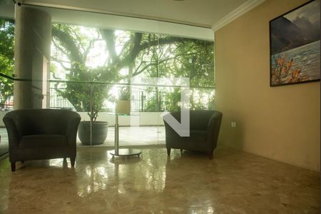 Apartamento para alugar com 72m², 2 quartos e 2 vagasHall social