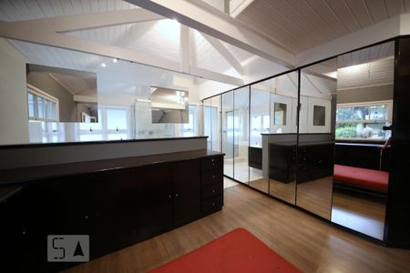 Closet  de casa de condomínio para alugar com 3 quartos, 250m² em Campo Belo, São Paulo