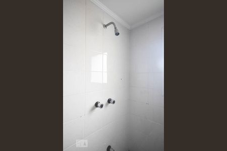 Apartamento para alugar com 155m², 4 quartos e 3 vagasChuveiro do banheiro da suíte 