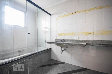 Apartamento para alugar com 155m², 4 quartos e 3 vagasBanheiro suíte 1