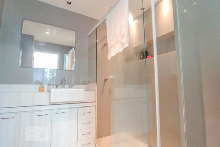 Apartamento à venda com 365m², 4 quartos e 1 vagaBanheiro da suíte 2