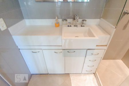 Apartamento à venda com 365m², 4 quartos e 1 vagaBanheiro da suíte 2 - Pia