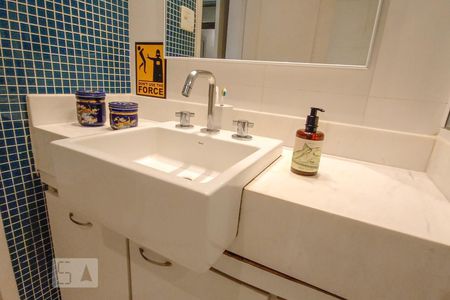 Apartamento à venda com 365m², 4 quartos e 1 vagaBanheiro da Suíte - Pia