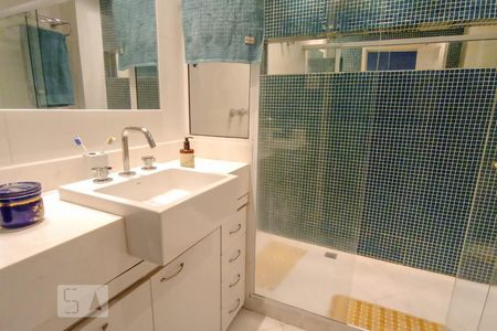 Apartamento à venda com 365m², 4 quartos e 1 vagaBanheiro da Suíte