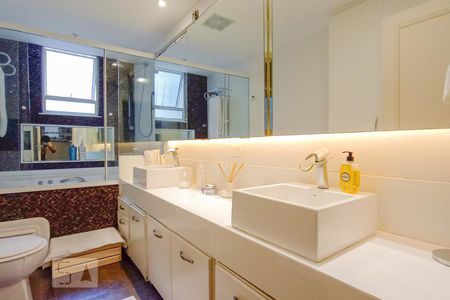 Apartamento à venda com 365m², 4 quartos e 1 vagaBanheiro Social