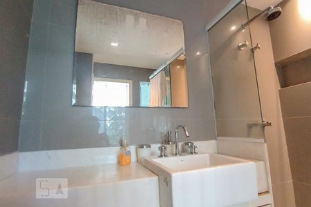 Apartamento à venda com 365m², 4 quartos e 1 vagaBanheiro da suíte 2