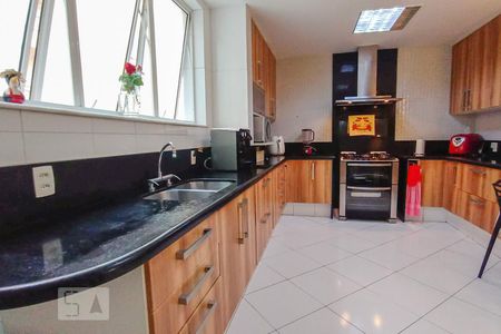 Apartamento à venda com 365m², 4 quartos e 1 vagaCozinha