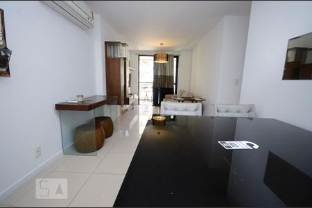 Sala de apartamento para alugar com 3 quartos, 89m² em Vital Brasil, Niterói