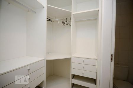 Apartamento para alugar com 89m², 3 quartos e 1 vaga Apartamento para alugar com 89m², 3 quartos e 1 vagaCloset