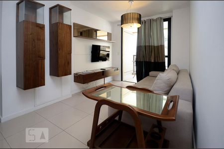 Sala de apartamento para alugar com 3 quartos, 89m² em Vital Brasil, Niterói