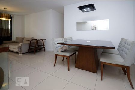 Apartamento para alugar com 89m², 3 quartos e 1 vaga Apartamento para alugar com 89m², 3 quartos e 1 vagaSala
