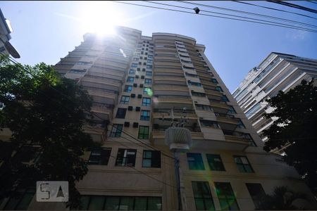 Apartamento para alugar com 89m², 3 quartos e 1 vaga Apartamento para alugar com 89m², 3 quartos e 1 vagaFachada