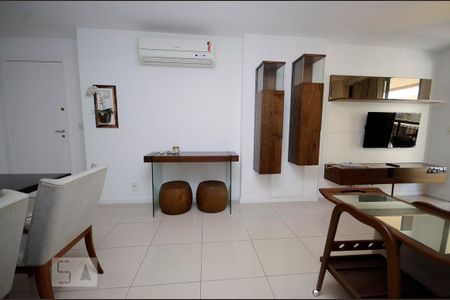 Sala de apartamento para alugar com 3 quartos, 89m² em Vital Brasil, Niterói