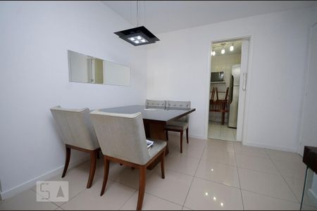 Sala de apartamento para alugar com 3 quartos, 89m² em Vital Brasil, Niterói