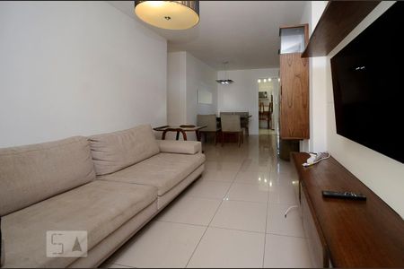 Sala de apartamento para alugar com 3 quartos, 89m² em Vital Brasil, Niterói