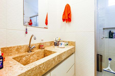 Casa à venda com 127m², 4 quartos e 2 vagasBanheiro