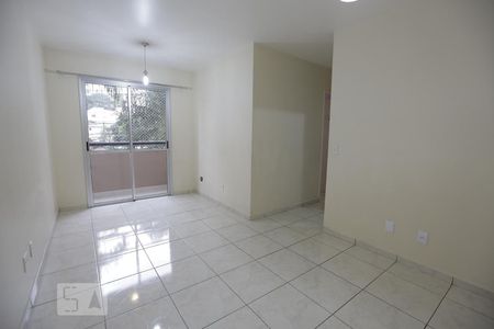 Sala de apartamento para alugar com 2 quartos, 50m² em Vila Roque, São Paulo