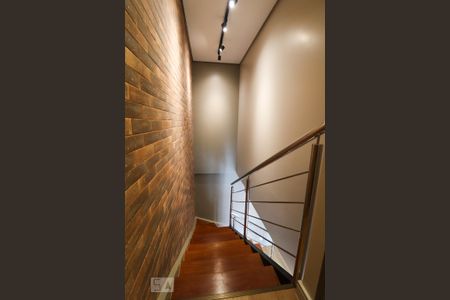 Apartamento para alugar com 59m², 1 quarto e 1 vaga Apartamento para alugar com 59m², 1 quarto e 1 vagaEscada