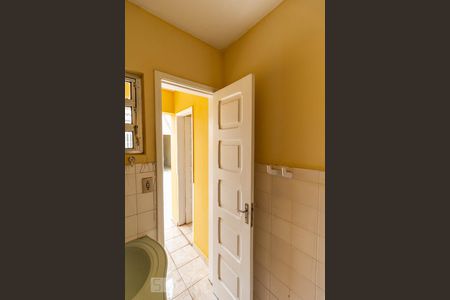 Casa à venda com 170m², 2 quartos e 2 vagasBanheiro de Serviço