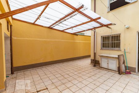 Casa à venda com 170m², 2 quartos e 2 vagasQuintal