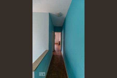 Casa à venda com 170m², 2 quartos e 2 vagasCorredor