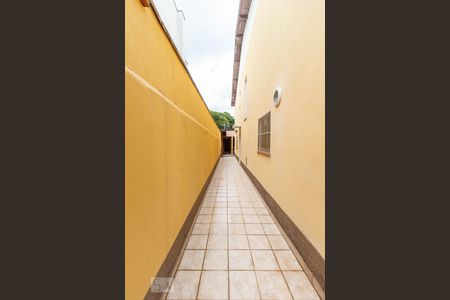 Casa à venda com 170m², 2 quartos e 2 vagasCorredor