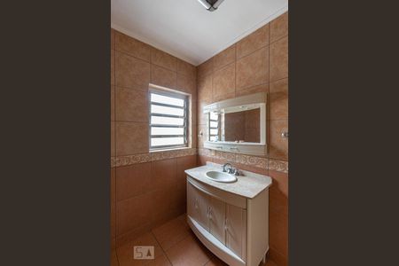 Casa à venda com 170m², 2 quartos e 2 vagasBanheiro