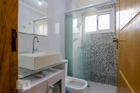 Banheiro de apartamento para alugar com 2 quartos, 57m² em Vila Vermelha, São Paulo