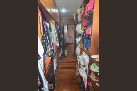 Apartamento à venda com 190m², 4 quartos e 2 vagasCloset do Quarto 2