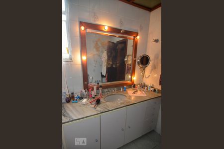 Apartamento à venda com 190m², 4 quartos e 2 vagasBanheiro do Quarto 2