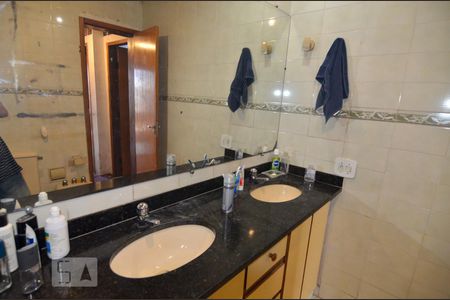 Apartamento à venda com 190m², 4 quartos e 2 vagasBanheiro Social