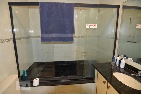 Apartamento à venda com 190m², 4 quartos e 2 vagasBanheiro Social