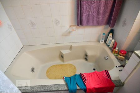 Apartamento à venda com 190m², 4 quartos e 2 vagasBanheiro do Quarto 2